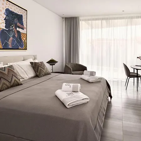 فيلة Butterflies Zante Luxury تسيليفي